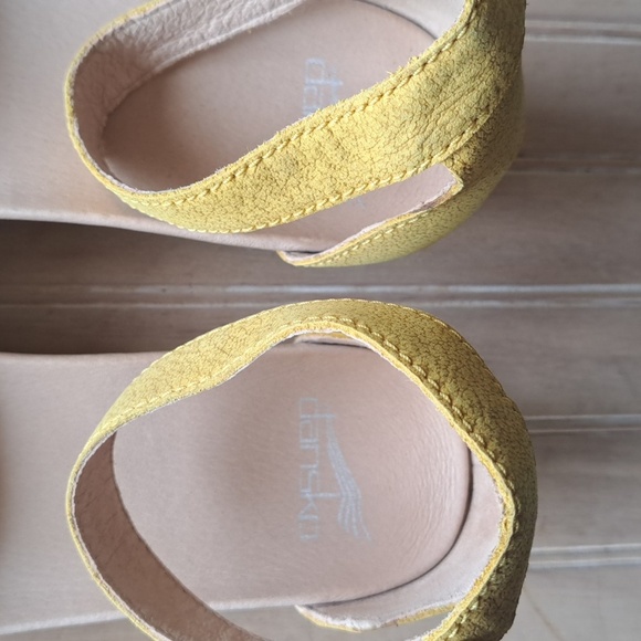 DANSKO Leather Astrid Textured Nubuck Yellow Sandals EU Size 39 - US Size 8.5 - Picture 4 of 13